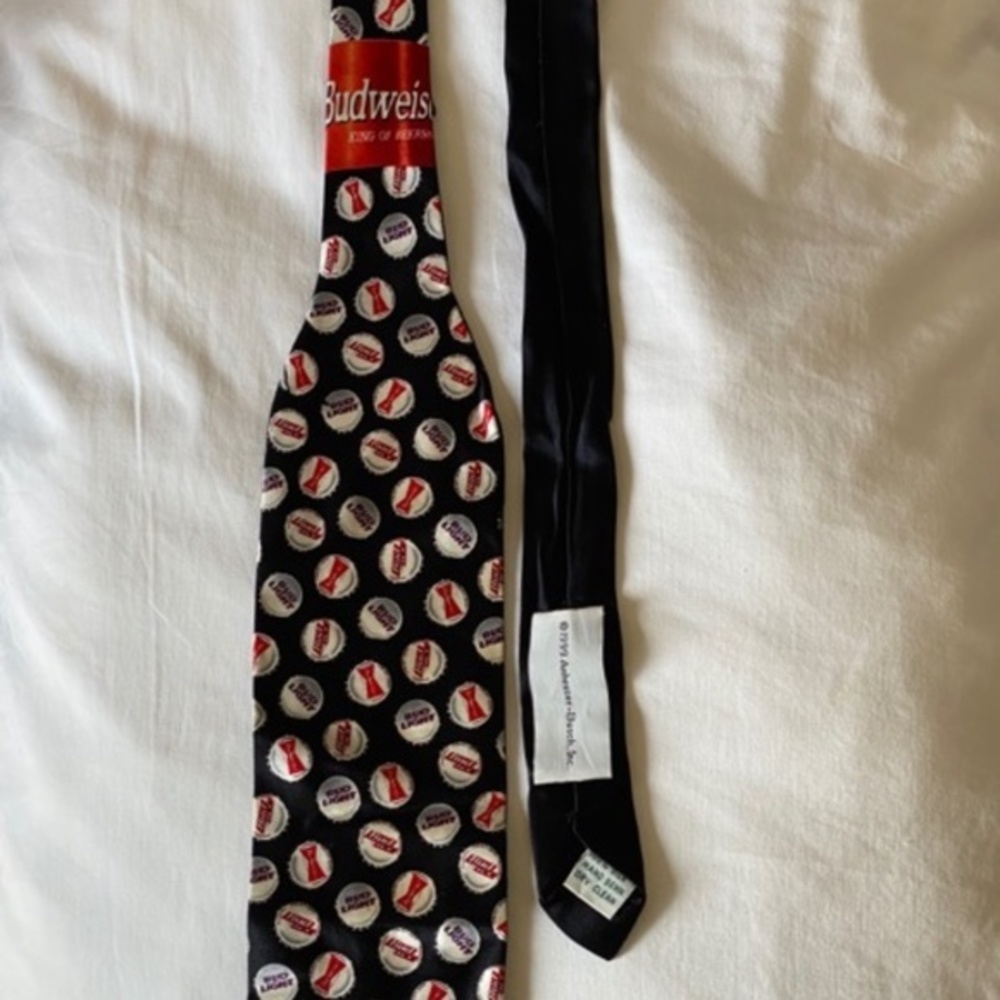 Vintage Budweiser Bottle Shape Bottle Cap Silk tie